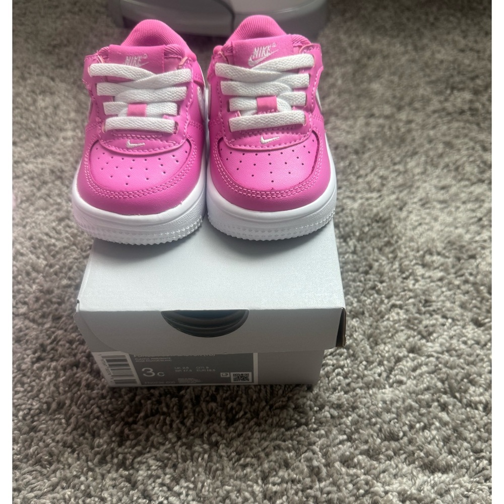 AIR FORCE 1 KIDS — LOW EASYON / PLAYFUL PINK & WHITE.  SIZE: 3 C